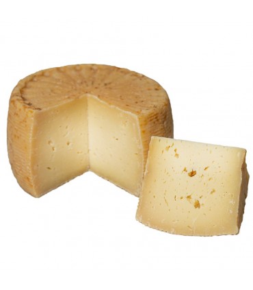 Formaggio pecorino bagnolese stagionato 6 ai 12 mesi