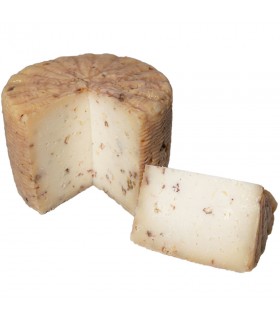 Formaggio pecorino bagnolese scamosciato alle noci